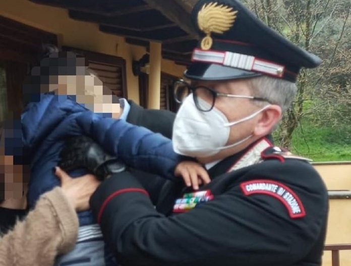 Il bimbo è stato ritrovato dai carabinieri