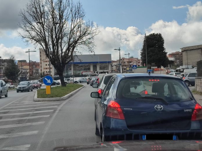 Traffico in viale 3 marzo a Isernia